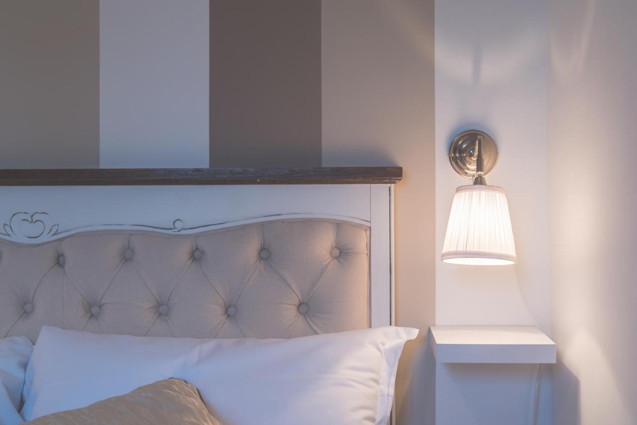 Pellegrino 75 Double Bedroom * Rome